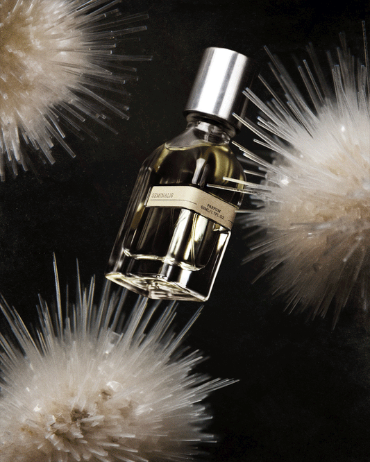 SEMINALIS fragrance bottle for olfactive attraction and hydration.